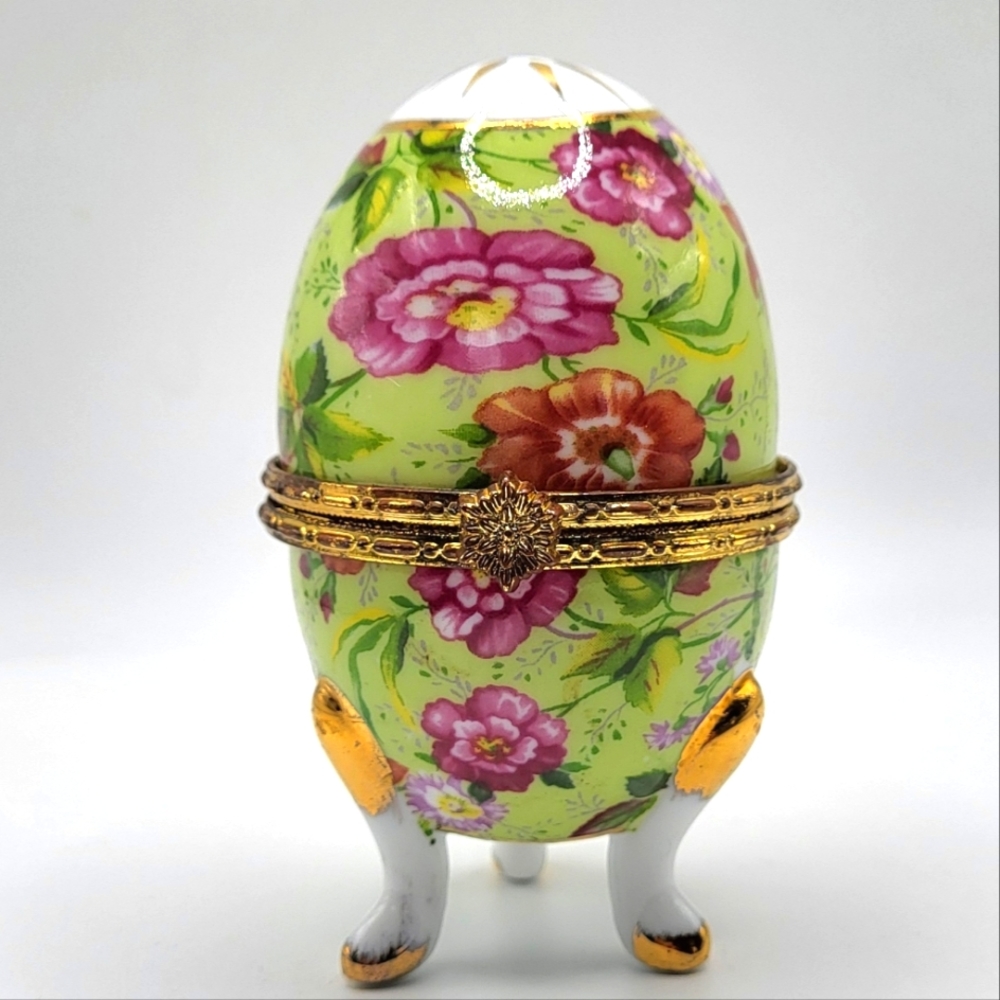 Vintage Formalities Baum Bros Hinged Jewelry Trinket Floral Egg Gold Accents SEE